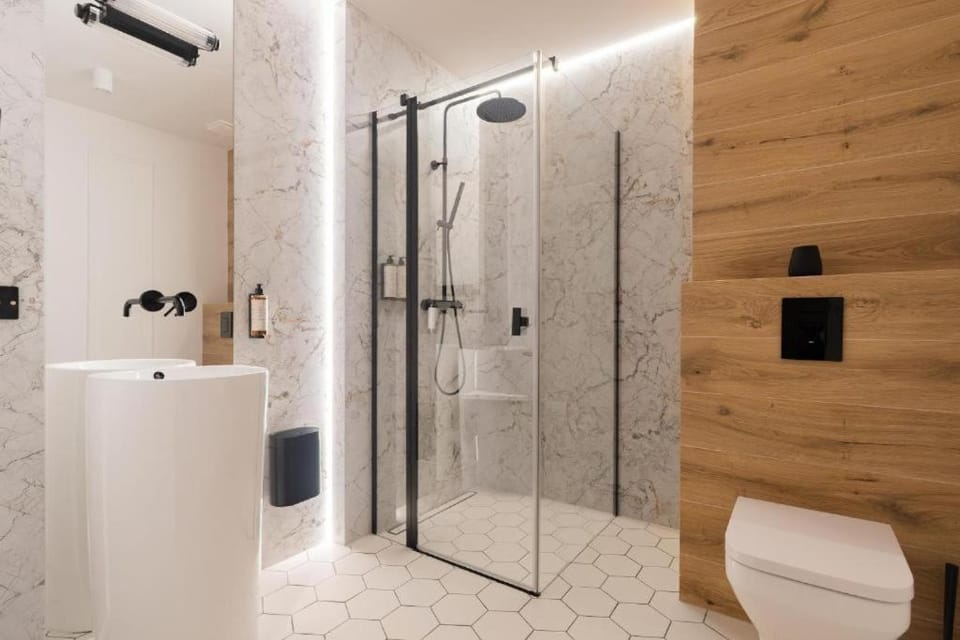 Shower, Bathroom