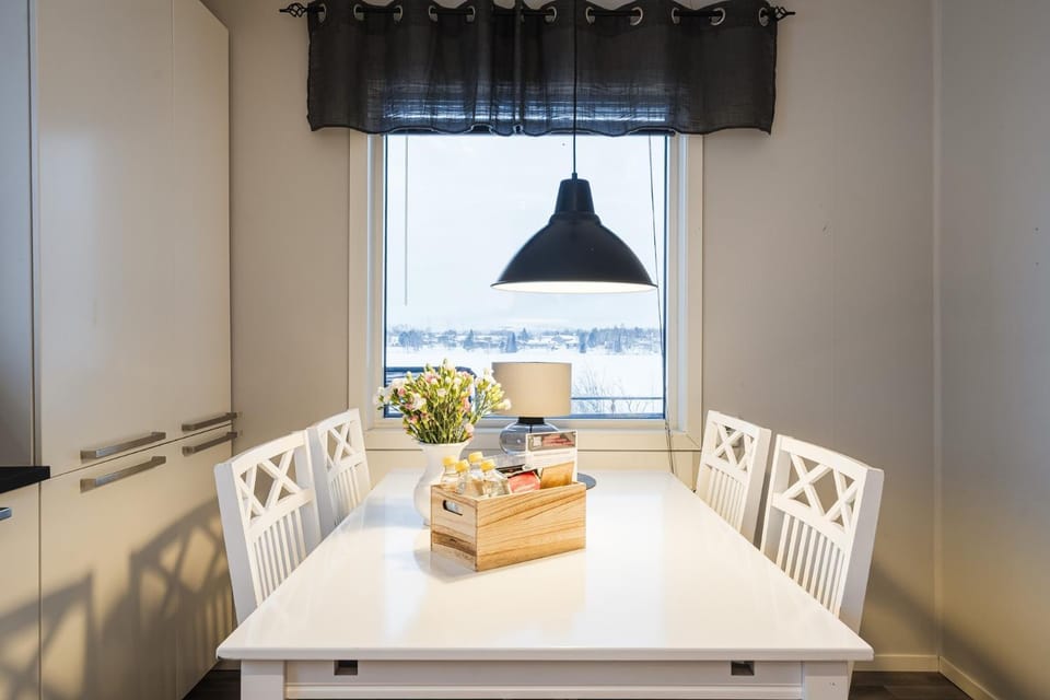 Guestly Homes - 2BR Apartment with Lake View Apartment in Norrbotten County, Sweden