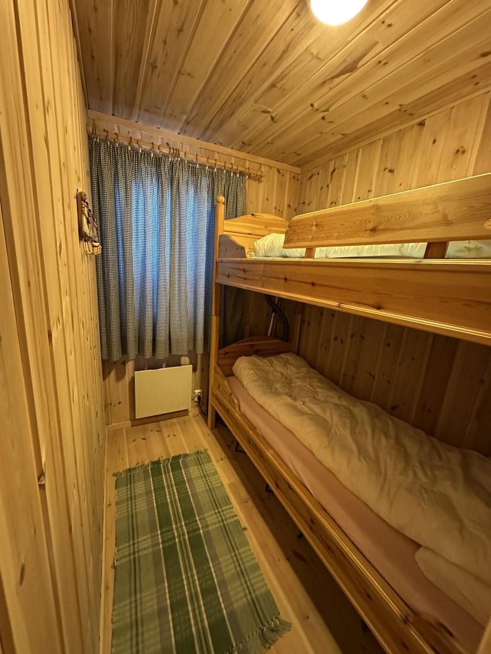 Bed, Photo of the whole room, Bedroom, bunk bed