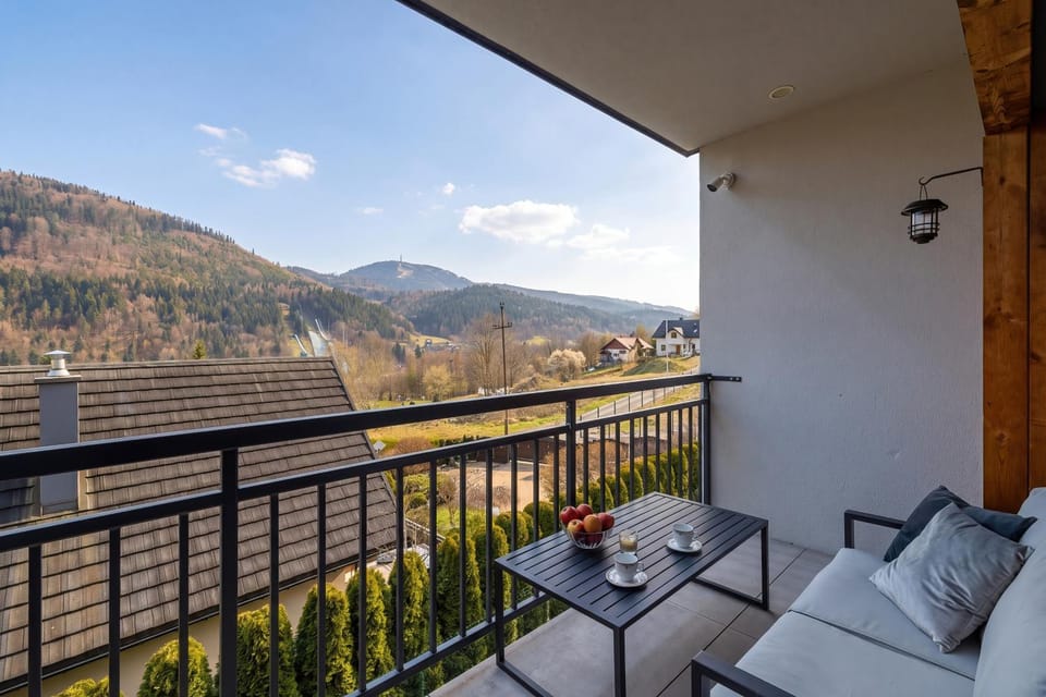 Spring, Balcony/Terrace, Mountain view