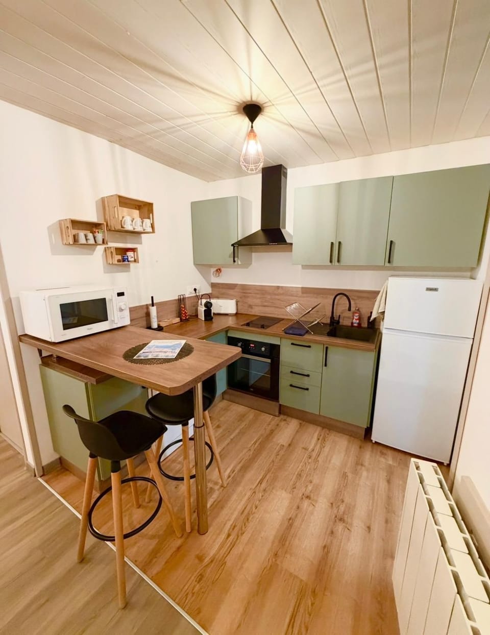 Kitchen or kitchenette, Dining area, dishwasher, oven, stove, toaster