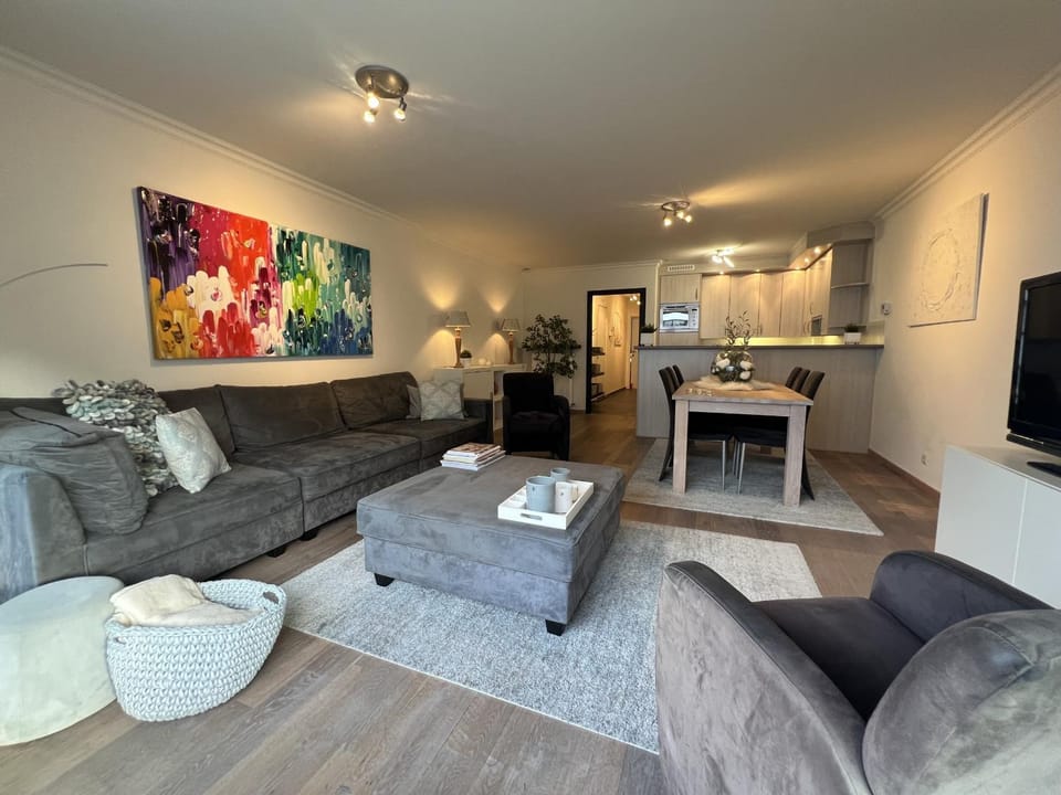 Communal lounge/ TV room, Living room
