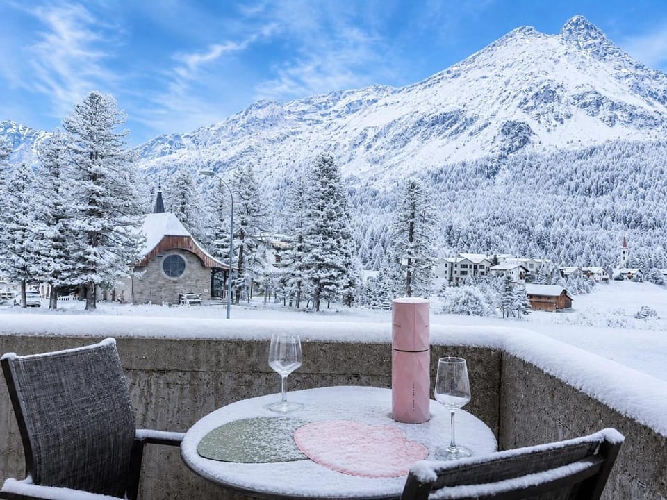 Nearby landmark, Natural landscape, Winter, Balcony/Terrace, Balcony/Terrace, Mountain view