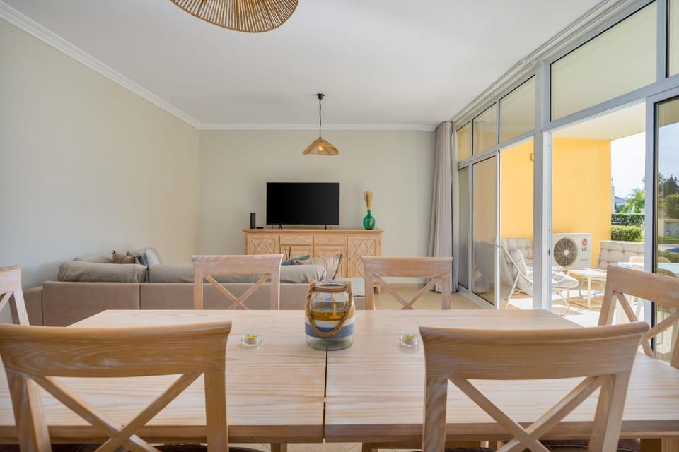 TV and multimedia, Dining area