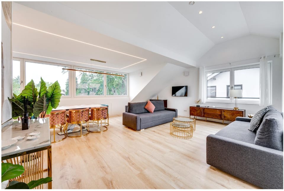 Beautiful new rooftop Loft -15 min to Octoberfest Apartment in Munich