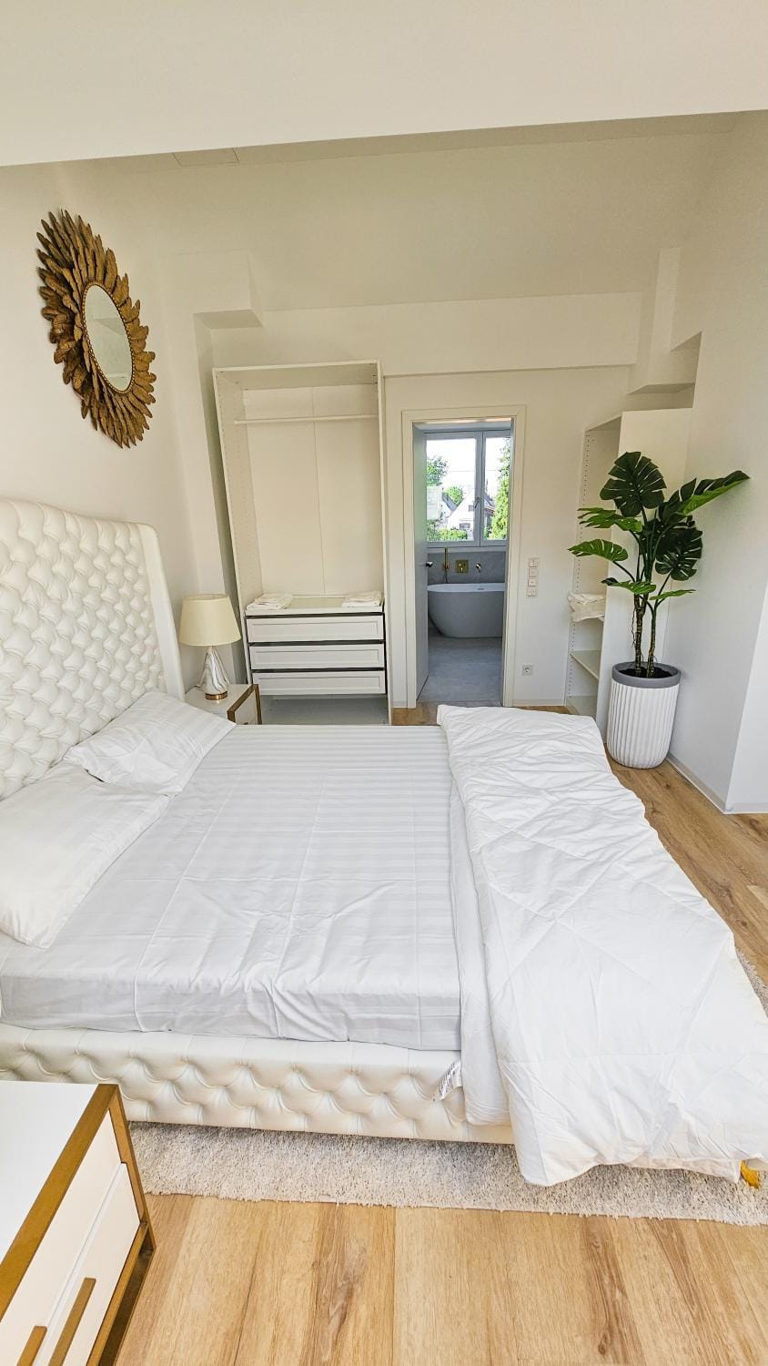 Beautiful new rooftop Loft -15 min to Octoberfest Apartment in Munich