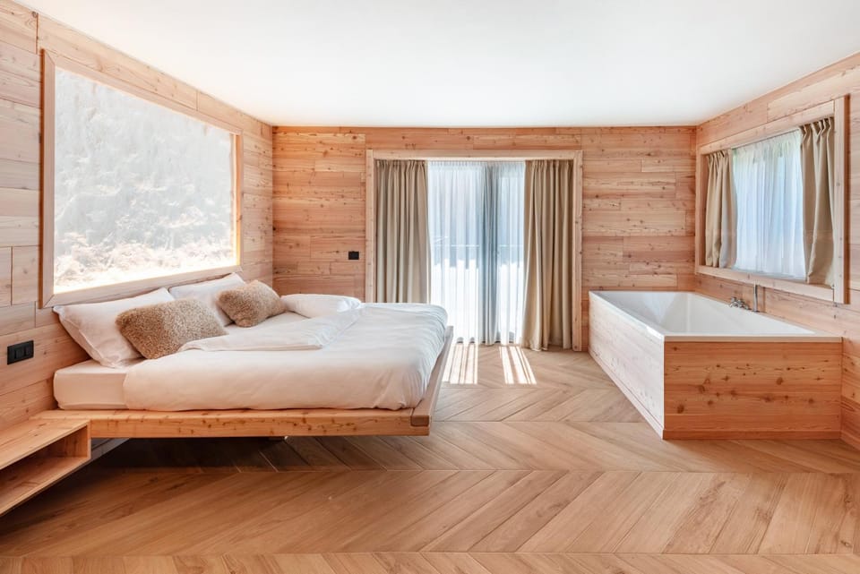 Bathroom, Living room