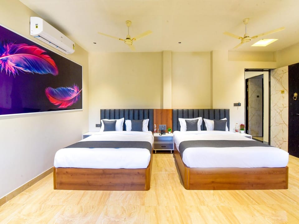 Photo of the whole room, Bedroom