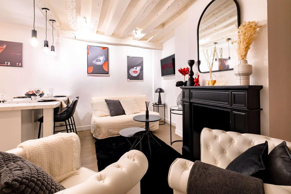 Artist apartment Latin Quarter Apartment in Paris