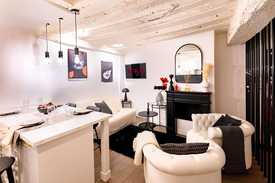 Artist apartment Latin Quarter Apartment in Paris