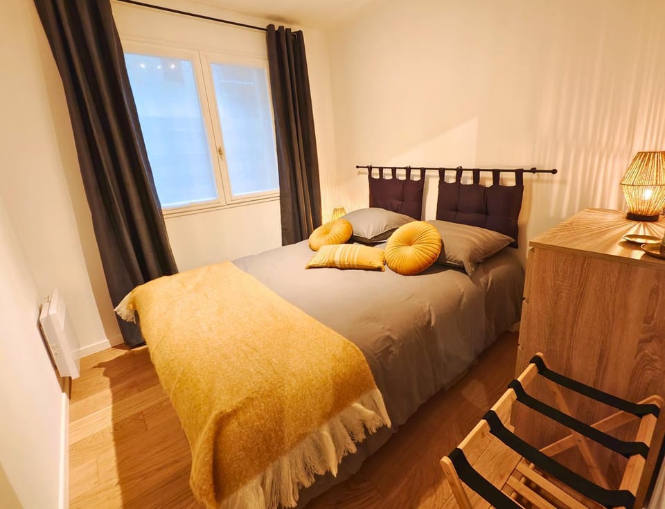 Bed, Bedroom