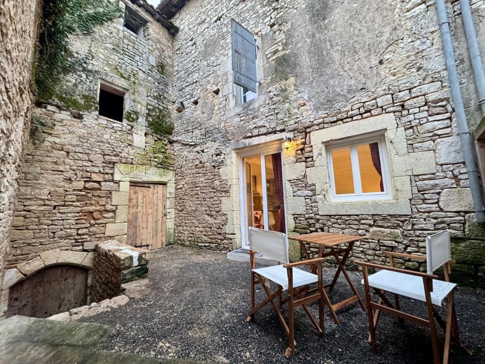 Patio, Dining area