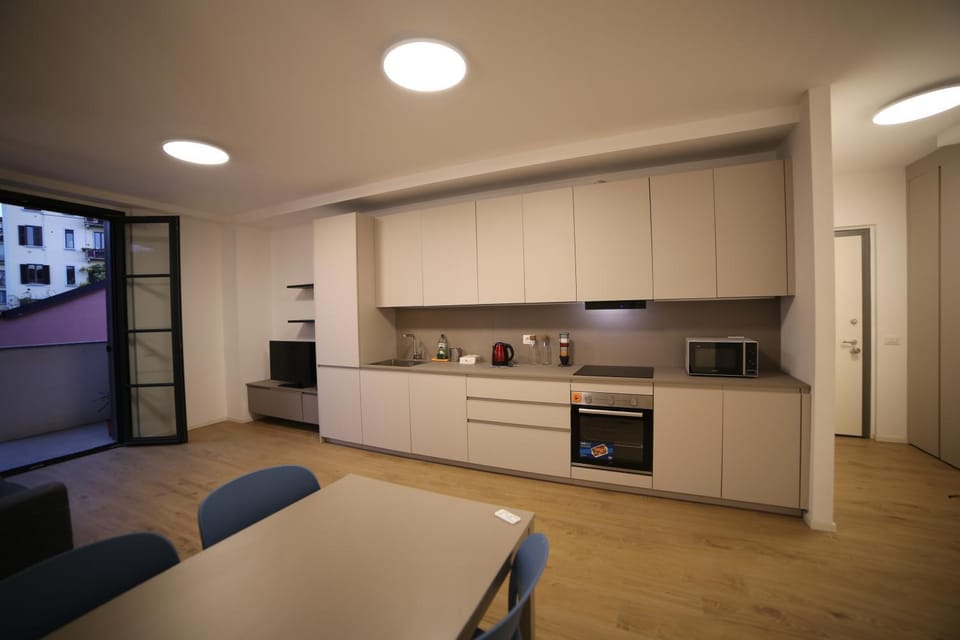 TV and multimedia, Kitchen or kitchenette, Dining area, dishwasher, oven, stove