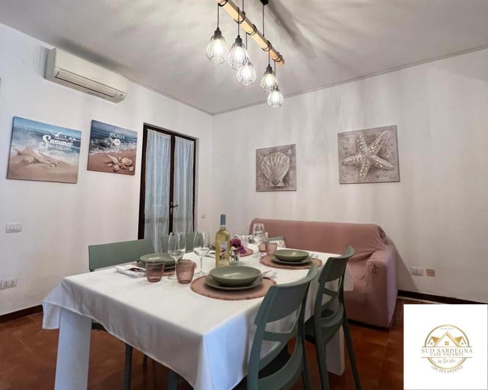 Living room, Seating area, Dining area, air conditioner
