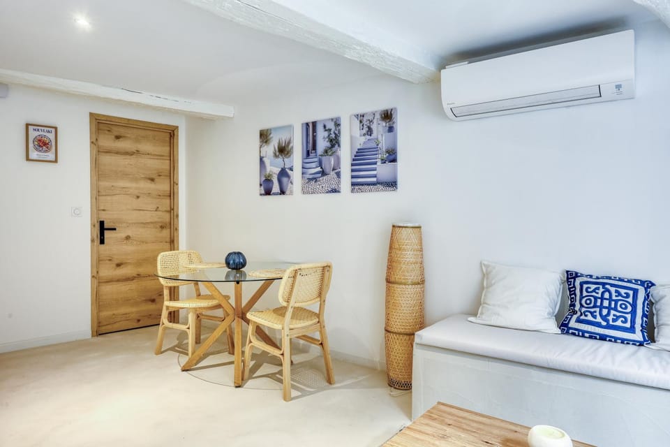 Eros Suite, Greek-style apartment with Jacuzzi Apartment in Brignoles