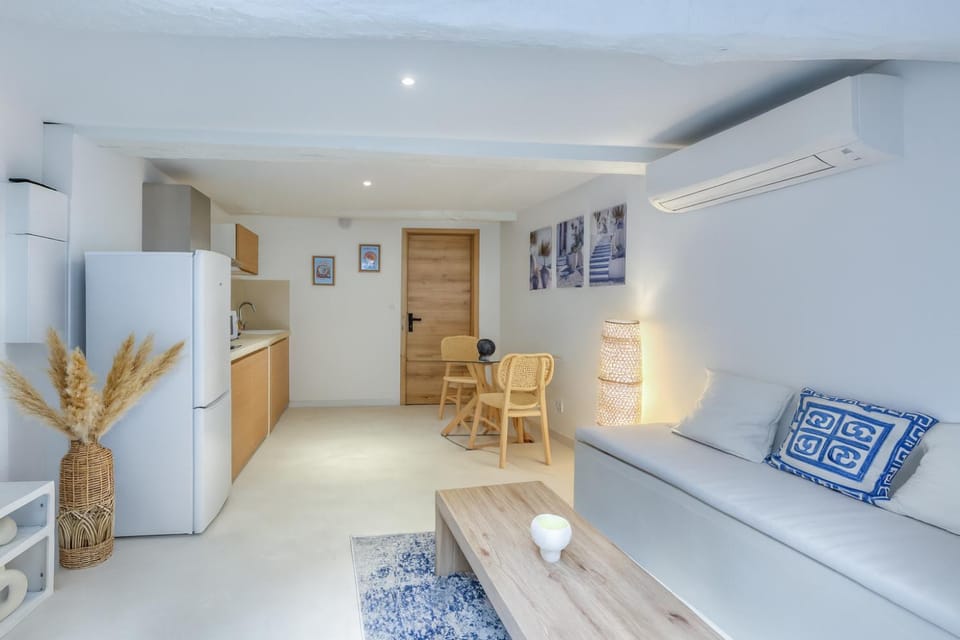 Eros Suite, Greek-style apartment with Jacuzzi Apartment in Brignoles