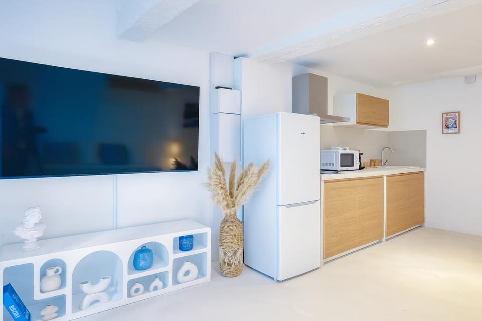 Eros Suite, Greek-style apartment with Jacuzzi Apartment in Brignoles