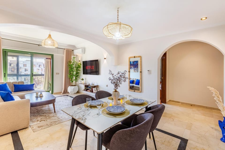 TV and multimedia, Living room, Dining area