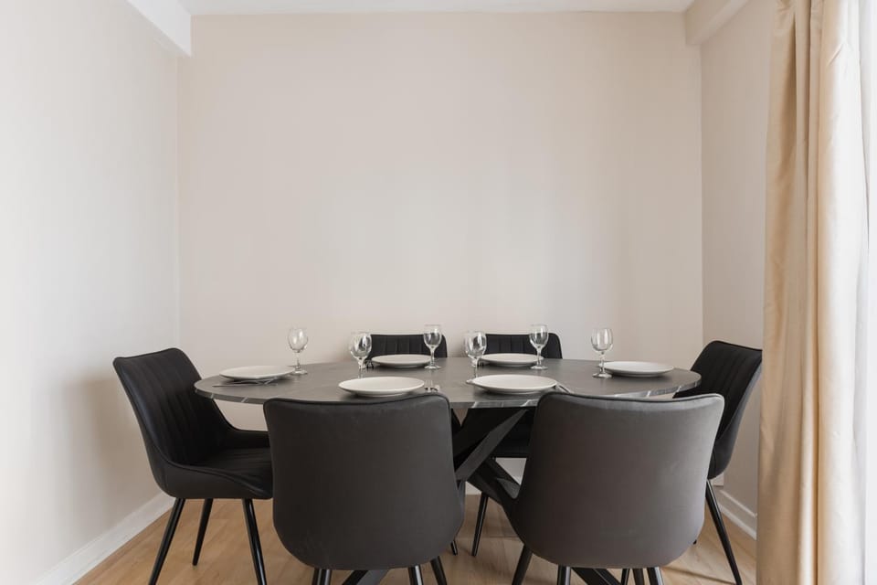 New! Comfortable 3BR Flat in Leafy Wandsworth Apartment in London