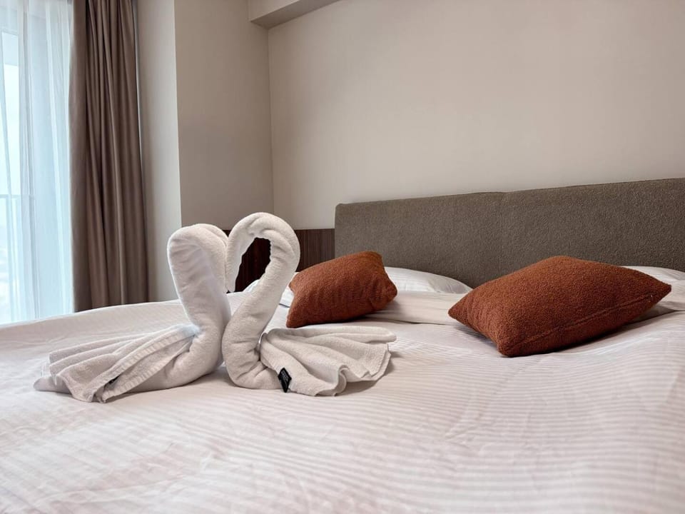 YIN 22nd Floor Panoramic View & King Bed, Parking Apartment in Cluj-Napoca