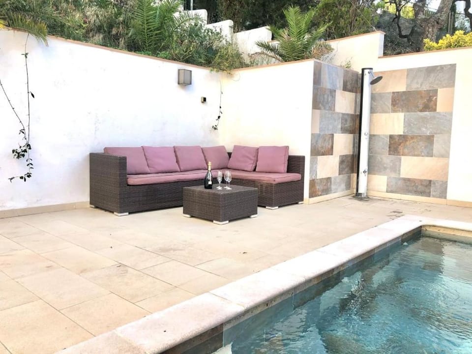 Global Immo 9101 Pacheco Beach Villa in Roses