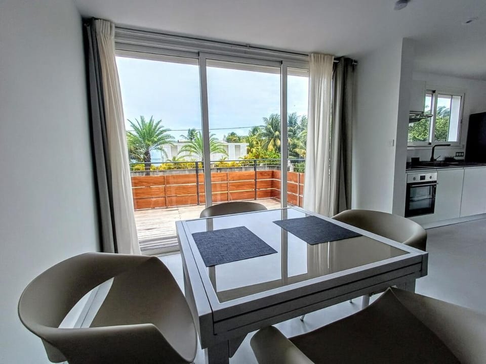 View (from property/room), Balcony/Terrace, Dining area