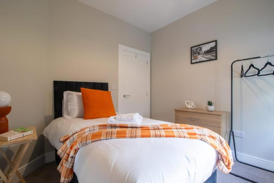 Pinkerton House - 3 bed Rutherglen House in Glasgow
