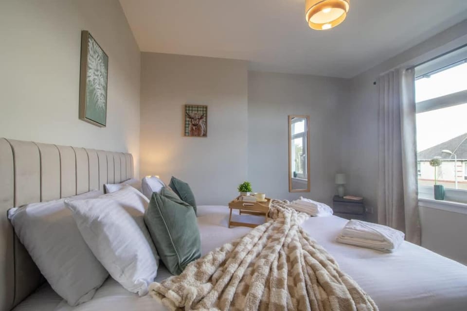 Pinkerton House - 3 bed Rutherglen House in Glasgow