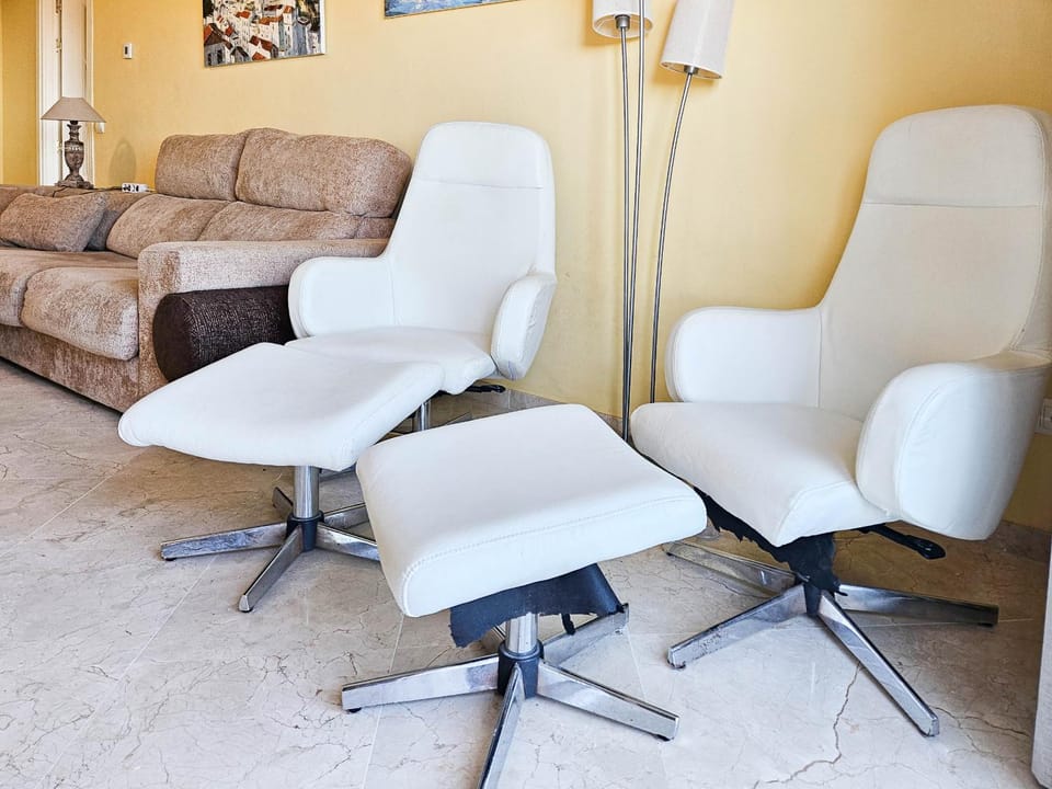 Communal lounge/ TV room, Living room