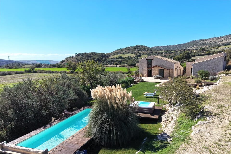 Spring, Day, Natural landscape, Garden, Garden, Hot Tub, Garden view, Mountain view, Pool view, Swimming pool, Open Air Bath, sunbed