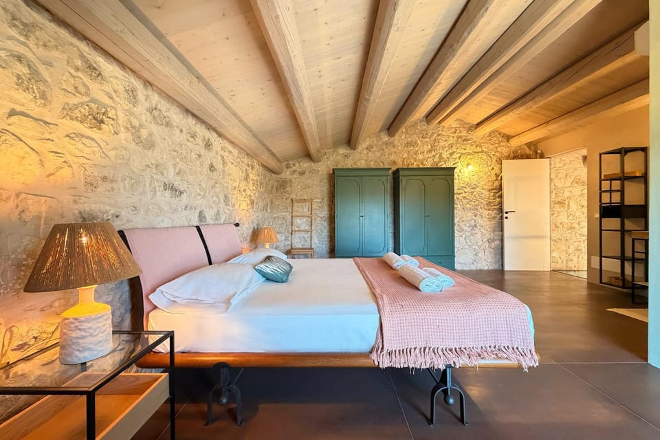 Bed, Photo of the whole room, Bedroom, towels, wardrobe