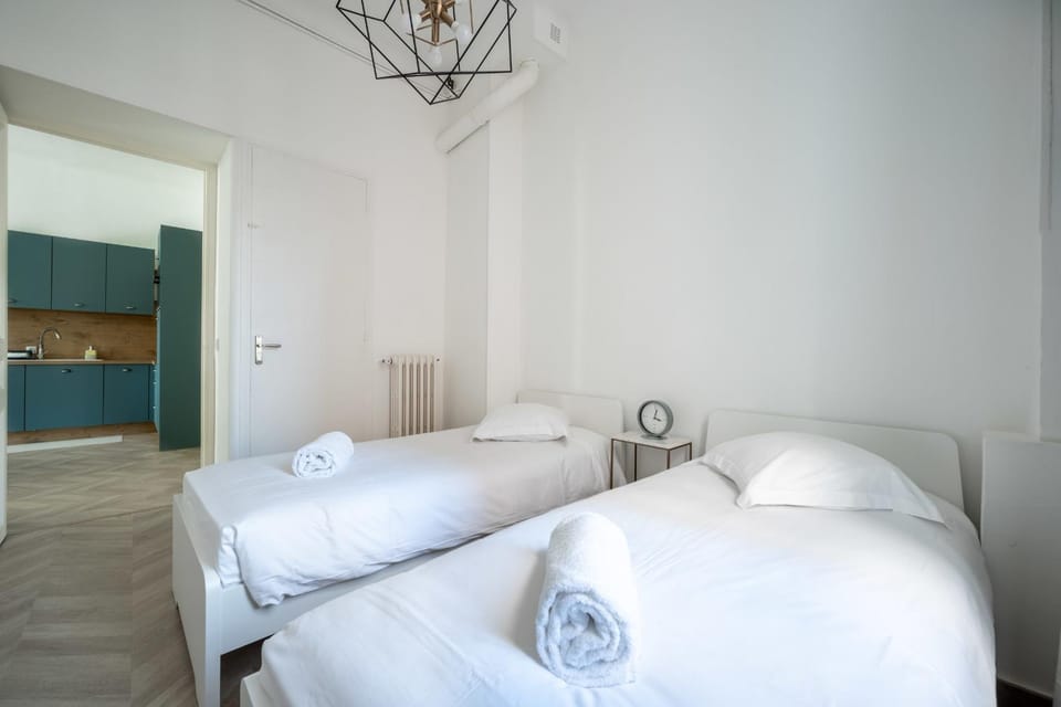 Spacious and Bright Near Train Station and Palais des Festivals - BENAKEY Apartment in Cannes