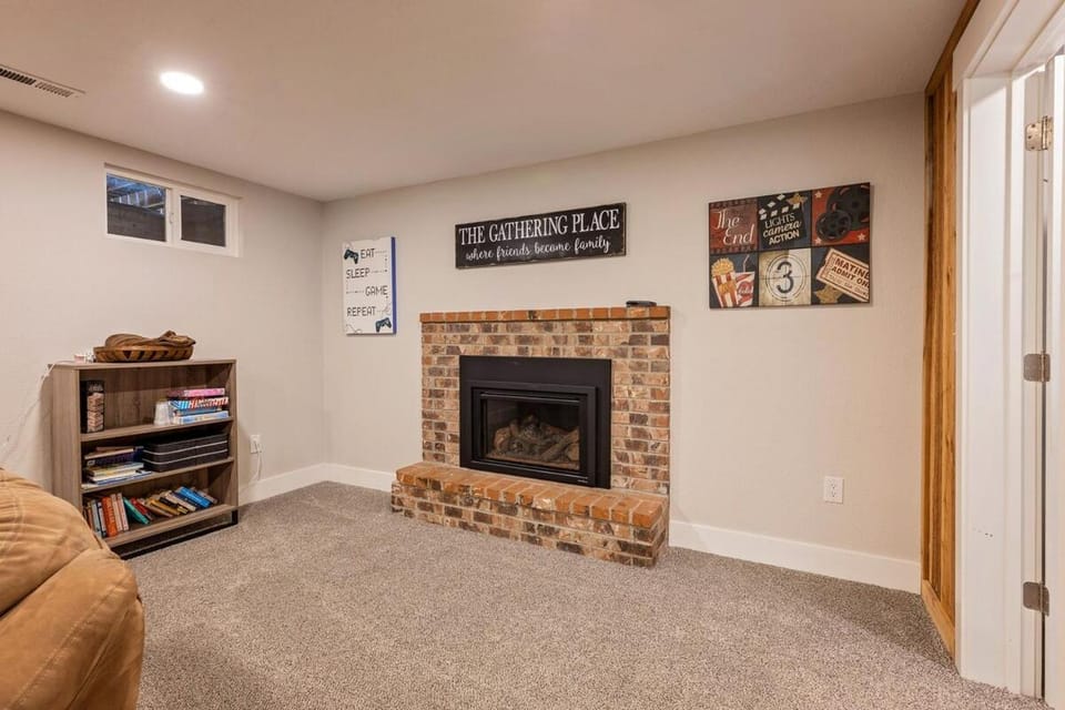 5BR Home By Downtown CDA-Nintendo-Foosball-Games House in Coeur dAlene