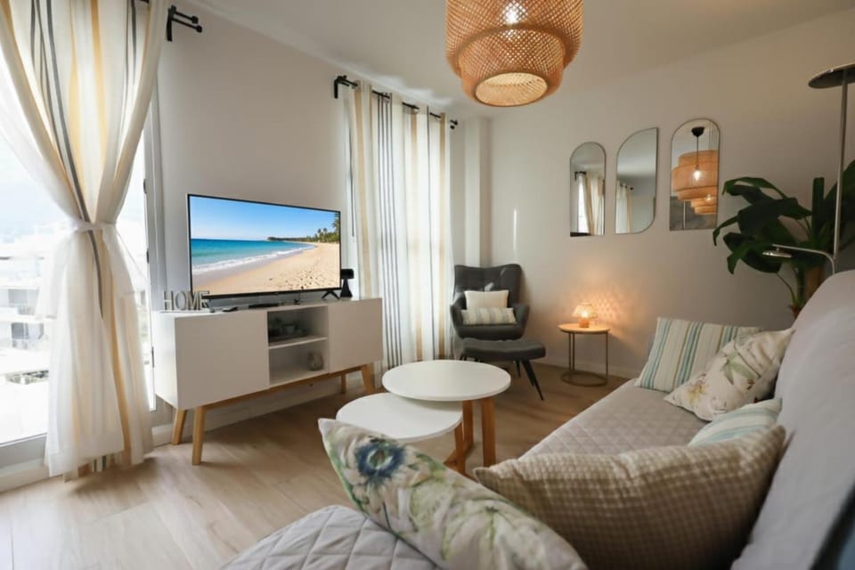 Communal lounge/ TV room, TV and multimedia, Living room