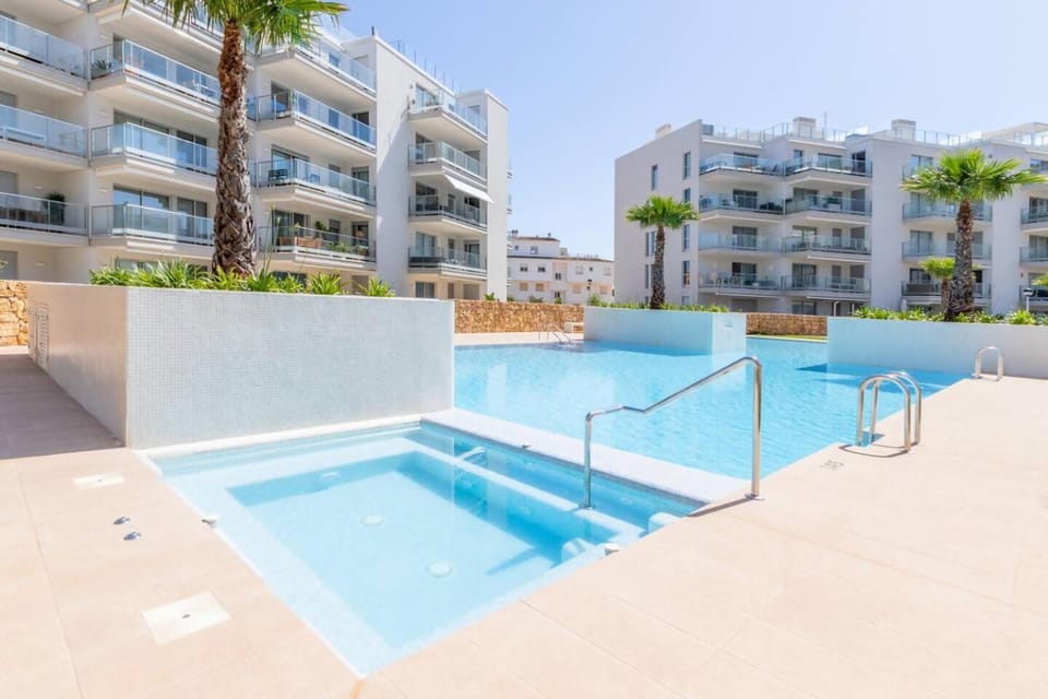 Property building, Swimming pool