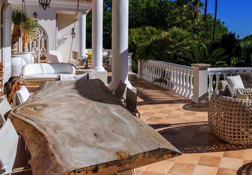 Property building, Day, Garden, View (from property/room), Balcony/Terrace, Seating area, Garden view