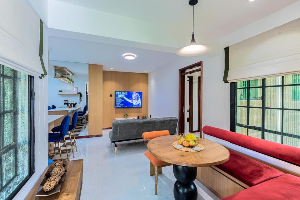 TV and multimedia, Kitchen or kitchenette, Living room, Seating area, Dining area, Evening entertainment