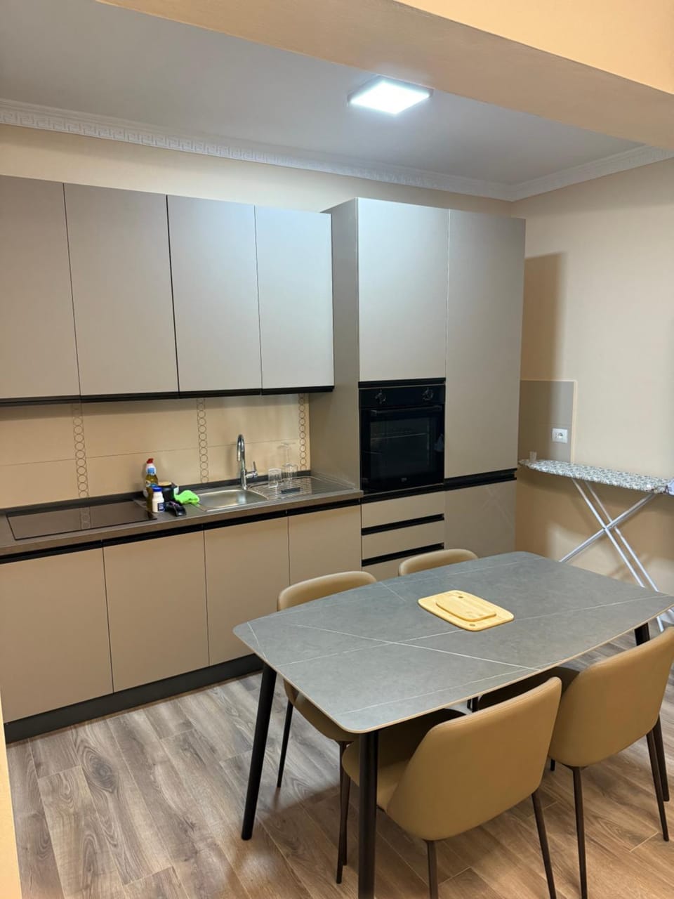 Tirana Daily Stay Apartment in Tirana