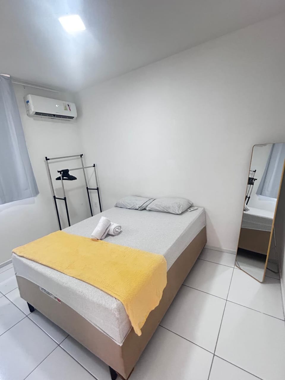 Bed, Photo of the whole room, Bedroom, air conditioner