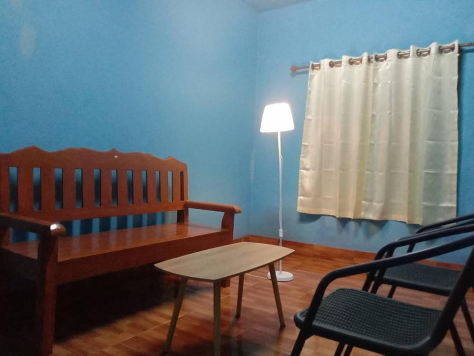 Future house Maeteang Hostel in Thailand