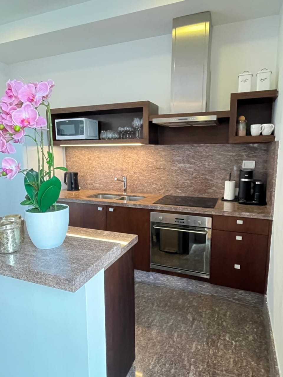 Kitchen or kitchenette