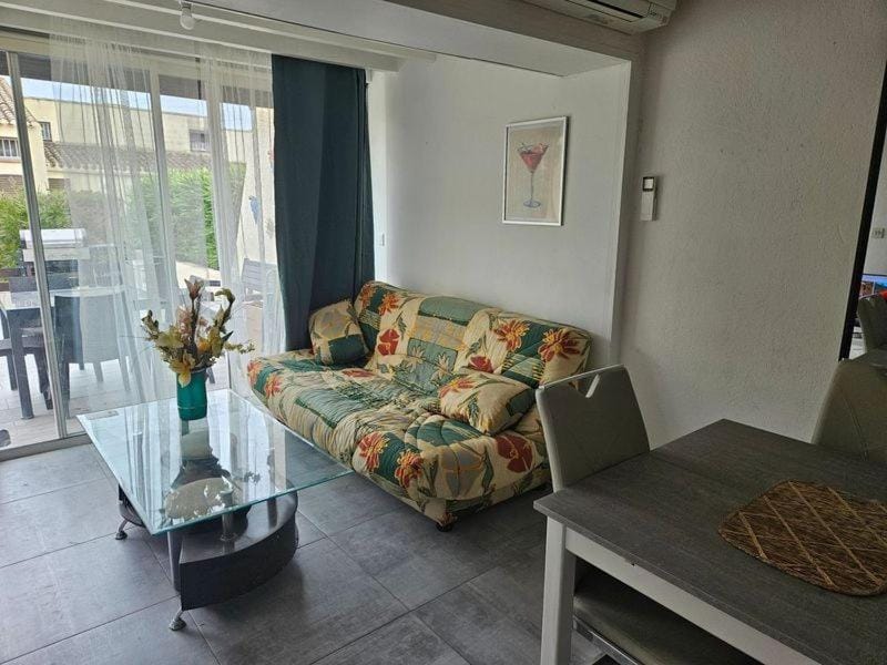 674 VILLA 4 pers Héliovillage Villa in Agde
