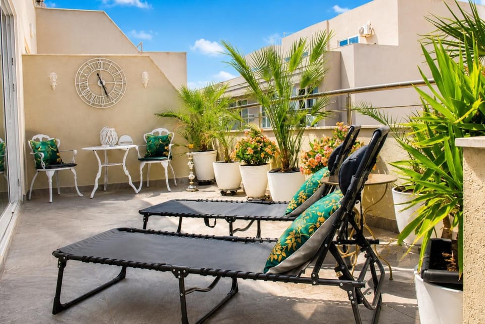 Boutique Penthouse with Private Terrace & Sea View Apartment in Saint Paul's Bay