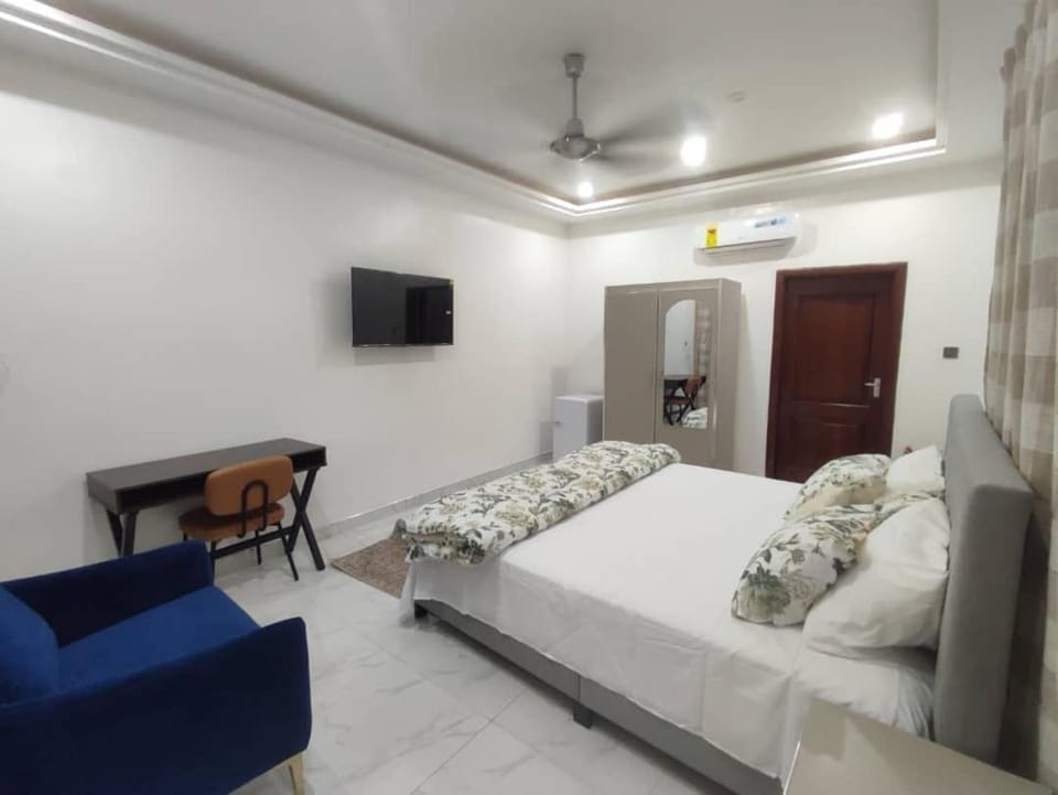Bed, TV and multimedia, Bedroom, air conditioner