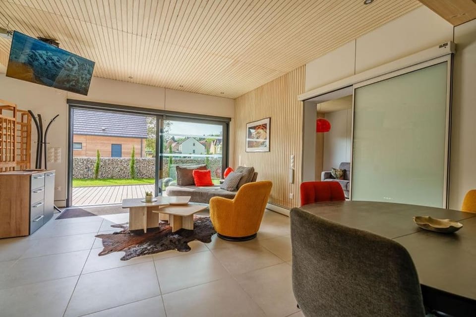 Patio, Living room, Seating area, Dining area