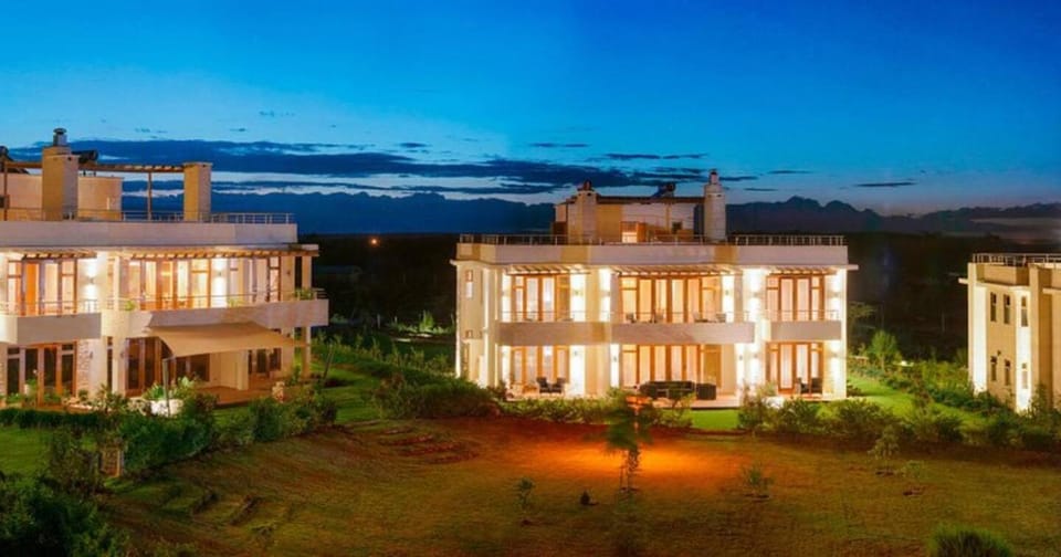 6 bedroom villa 54 in Maiyan Luxury Resort Nanyuki full of activities Bed and Breakfast in Kenya