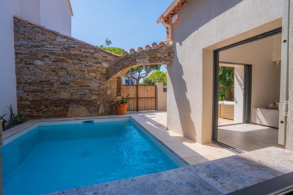 VILLA BERNADETTE - Villa climatisée pour 10 personnes avec piscine à Hyères-La Capte Villa in Hyères