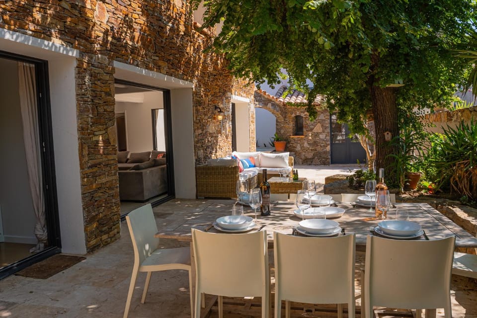 VILLA BERNADETTE - Villa climatisée pour 10 personnes avec piscine à Hyères-La Capte Villa in Hyères