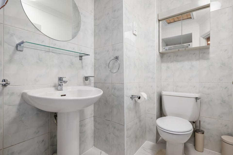 City Centre 3-Bed Flat with Lift and Roof Terrace Apartment in City of Westminster