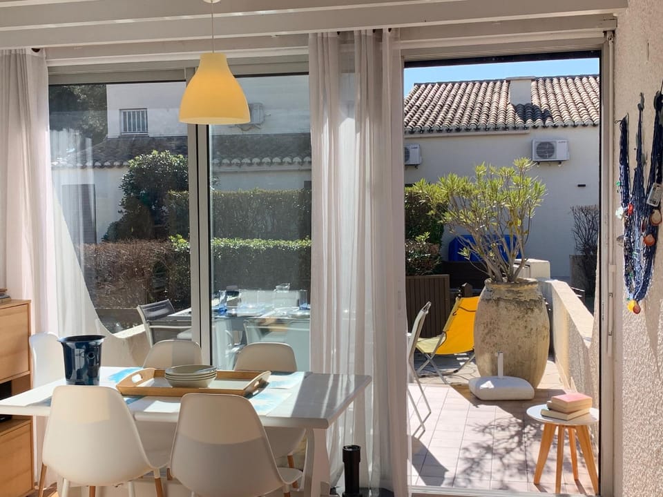 385 VILLA 4 pers Héliovillage Villa in Agde